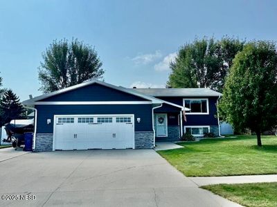 2904 Derby Ave NW, Watertown, SD, 57201