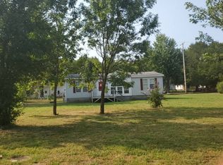 625 E 2nd St, Cherryvale, KS 67335