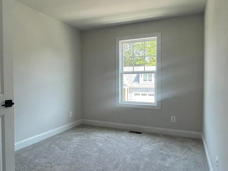 4006 Varick St — Photo 23