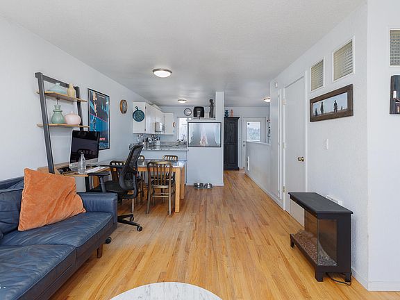 4th image of 425 NW Brook St APT 2