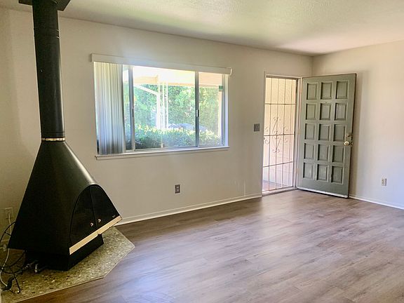 3rd image of 8016 Livorna Way #A