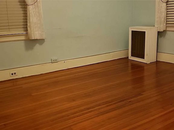 3rd image of 8845 212th St