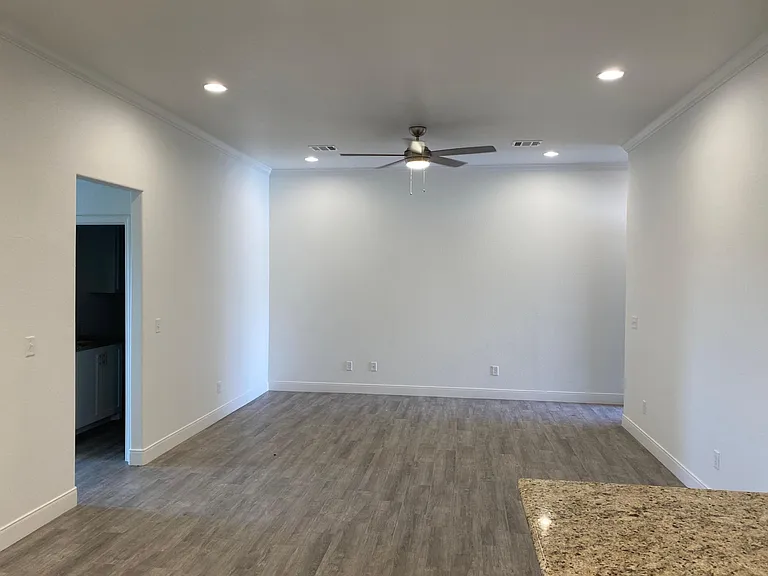 9610 Elite St — Photo 3