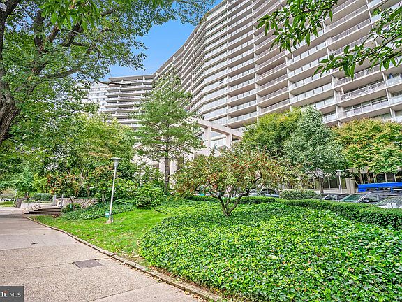 3rd image of 2401 Pennsylvania Ave APT 21A6