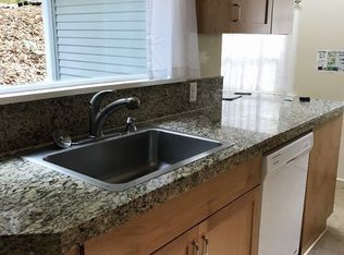 922 SW Curry St, Portland, OR 97239