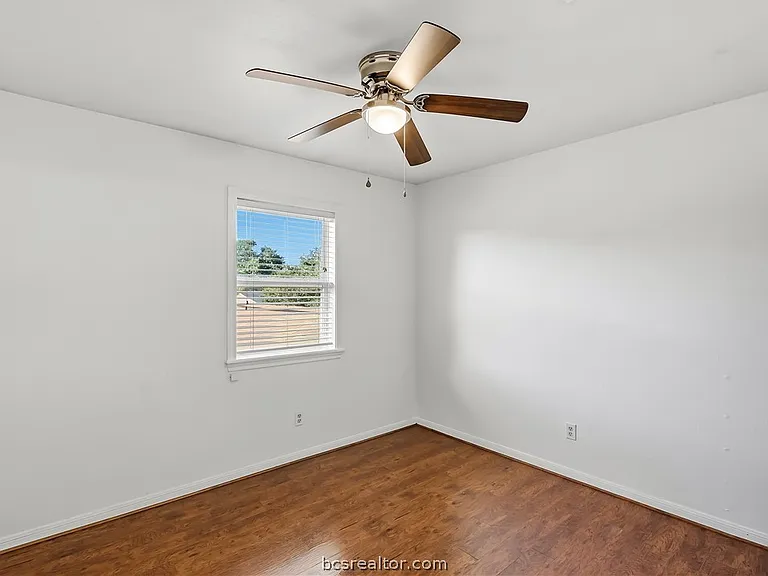 1411 Hawk Tree Dr — Photo 15