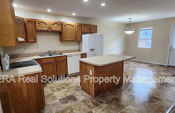 3rd image of 1058 N West St