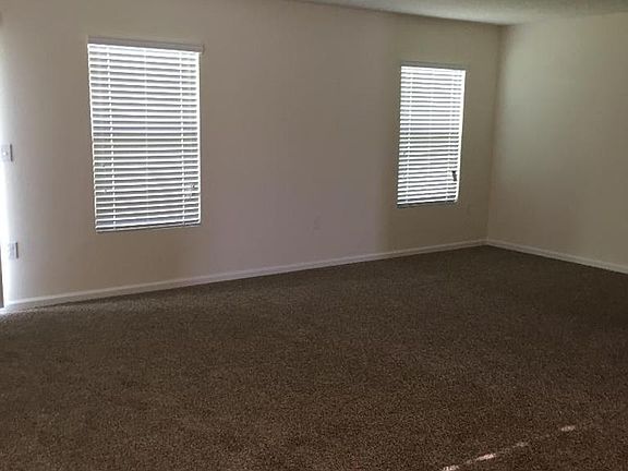 4th image of 109 Golf View Ct