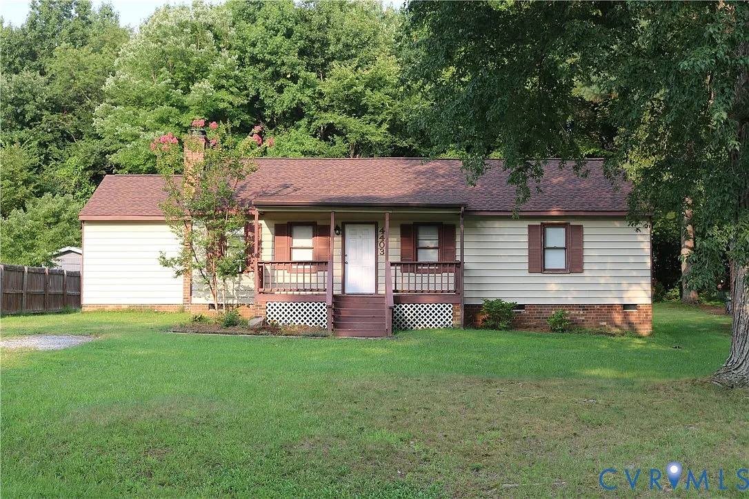 4 bed, 2.0 bath, 1384 sqft, $2,165 — Photo 1
