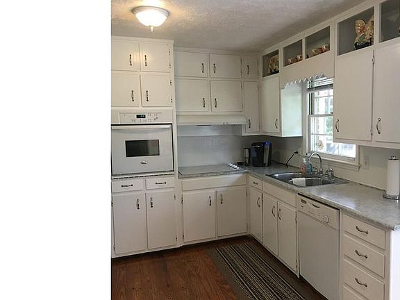 4th image of 2856 Alamo Pl