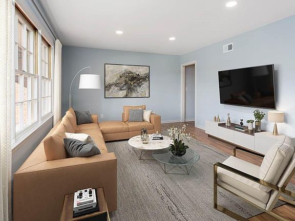 2nd image of 223 Shangri La Ave