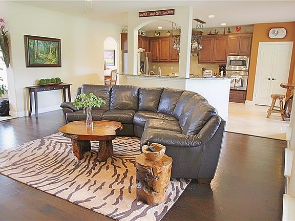 5th image of 843 Ravenhurst Dr