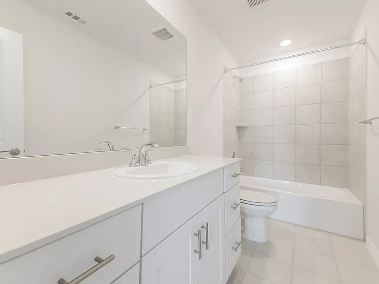 704 Dotty Dr — Photo 16