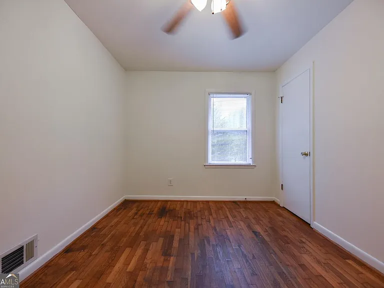 105 Whitehead Ter E — Photo 9