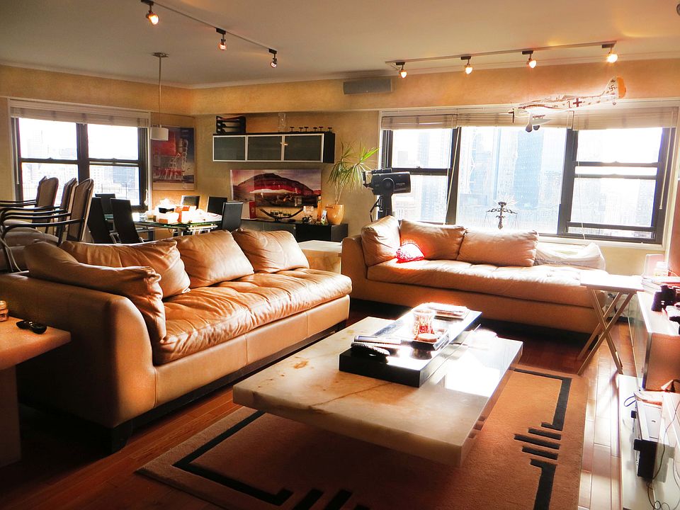 1st image of 20 W 64th St #37