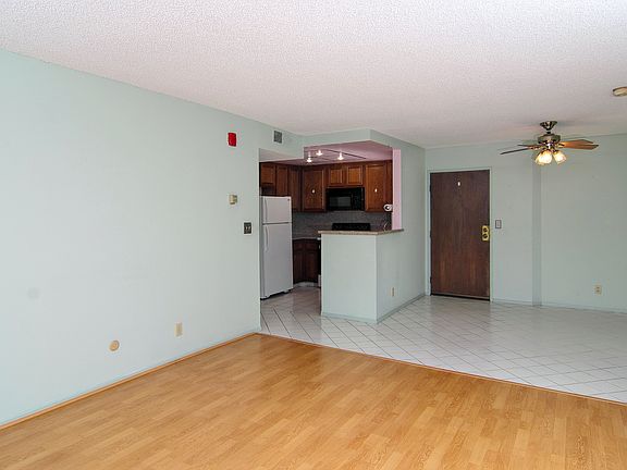 3rd image of 22100 Burbank Blvd Unit 217B