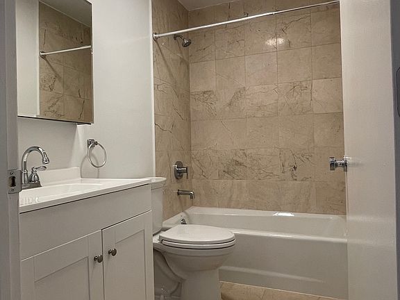3rd image of 506 Washington Ave APT 401