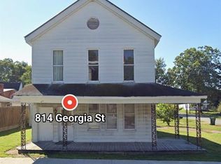 100 S 9th St, Louisiana, MO 63353