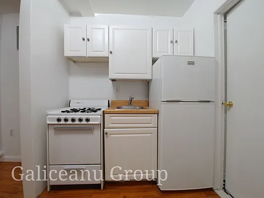 Rented by Lexington Real Estate Group | media 23