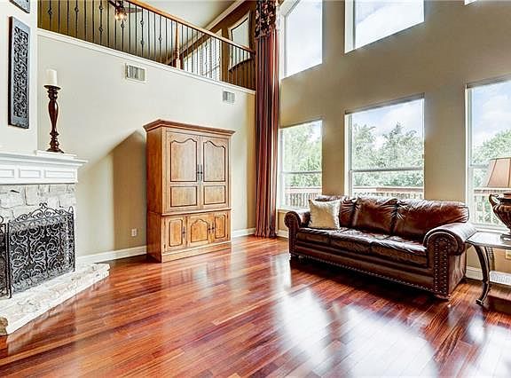 5th image of 7328 Journeyville Dr