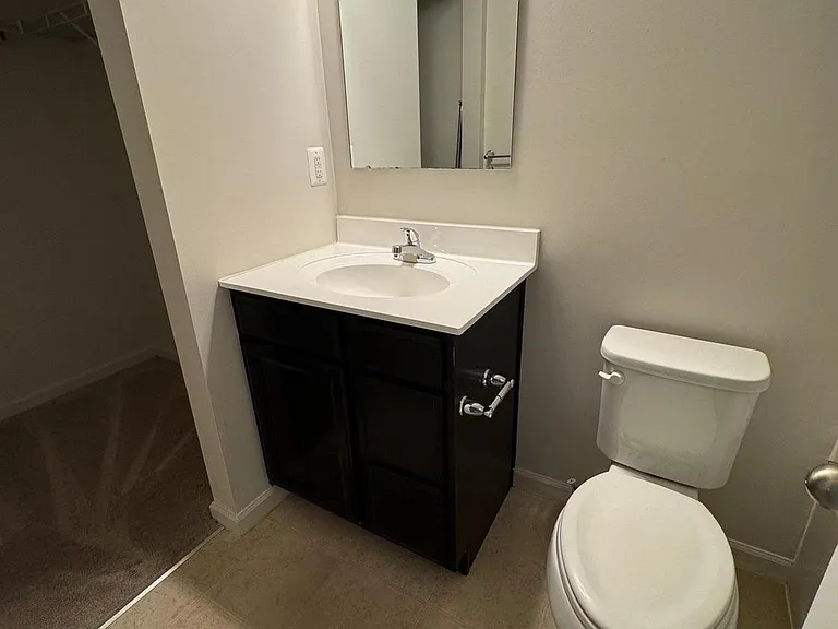 20 Marsh Ln — Photo 7