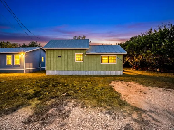297 Chaparral Dr, Bandera, TX 78003