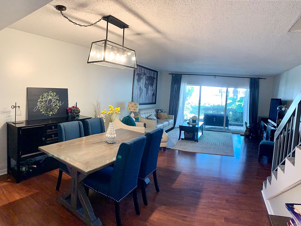 Large living/dining area