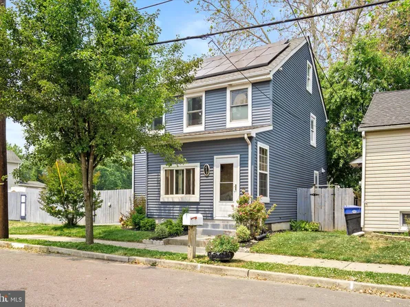 217 Front St, Fieldsboro, NJ 08505