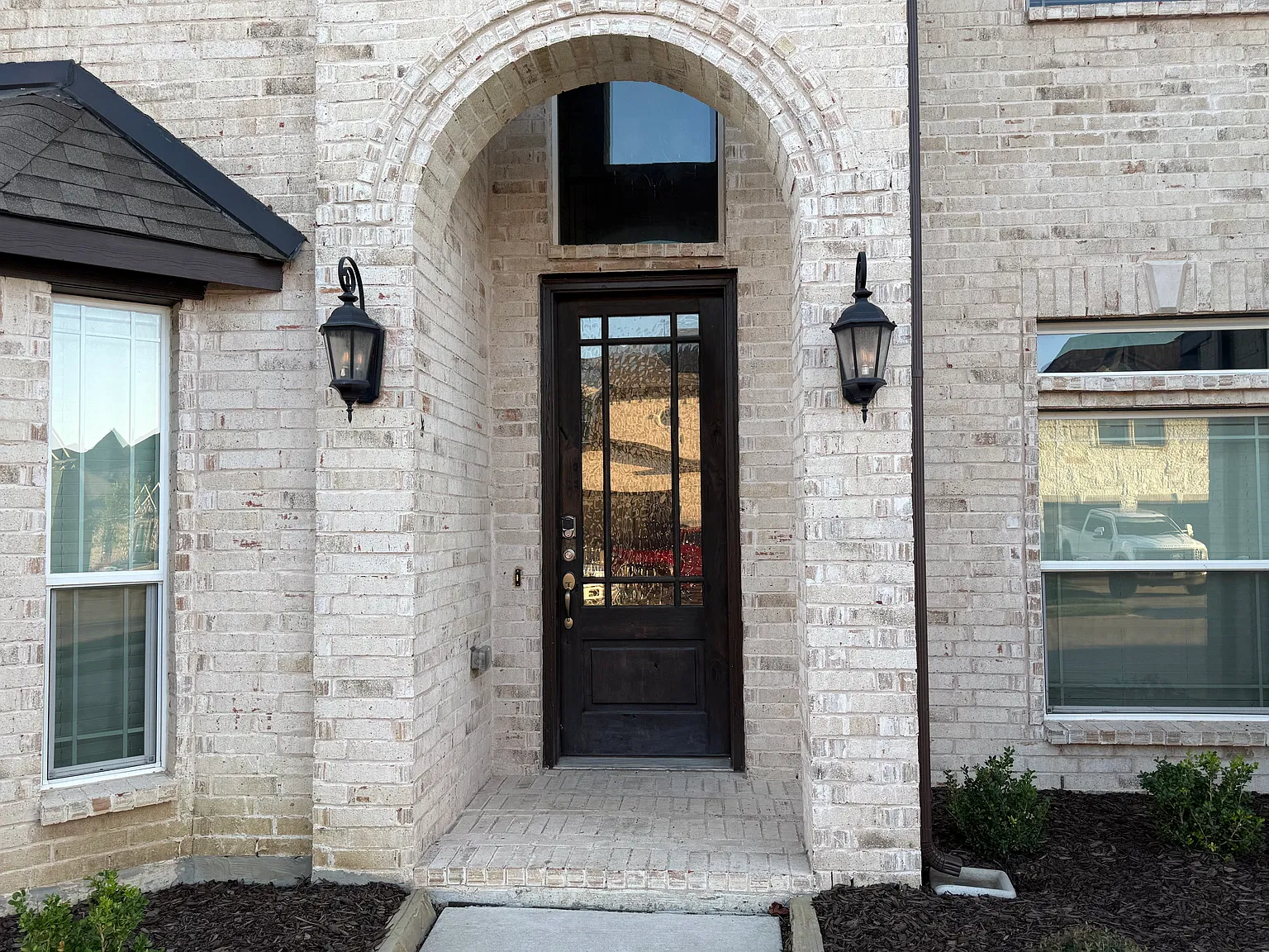 5 bed, 3859 sqft, $3,450 — Photo 3