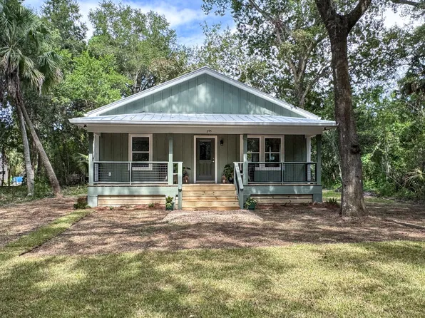 245 7th St, Apalachicola, FL 32320
