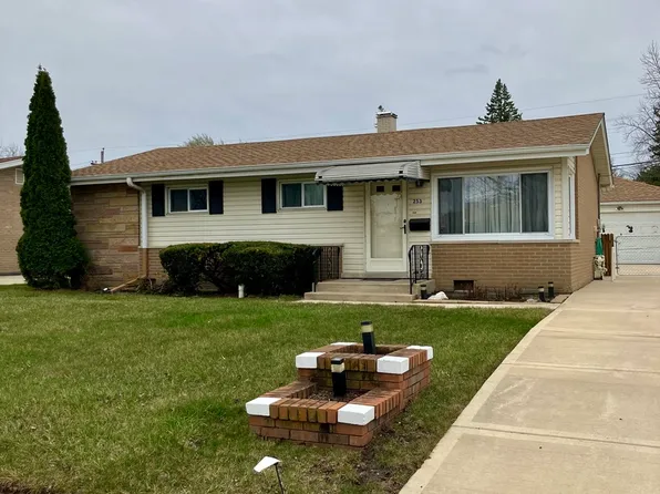 253 E Normandy Dr, Addison, IL 60101