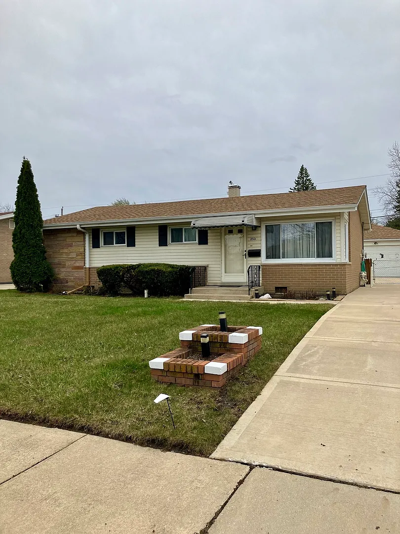 253 E Normandy Dr photo 1