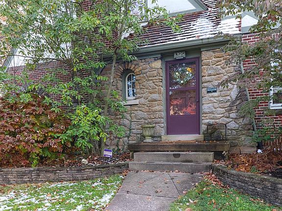 2nd image of 1325 Westminster Dr