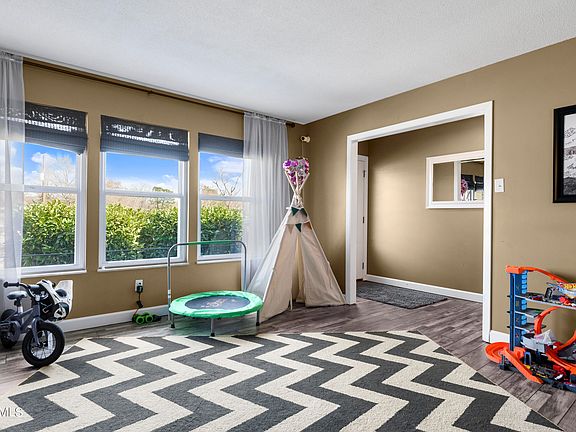 4th image of 1209 Southbreeze Cir