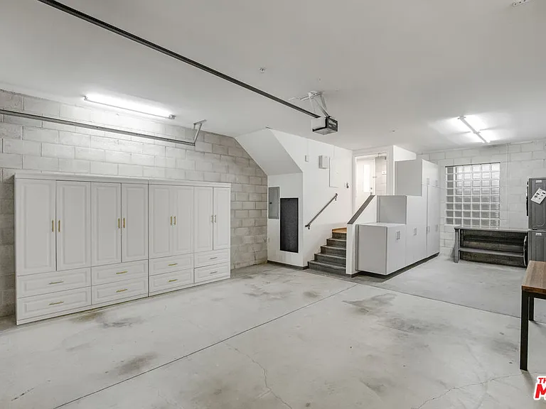 717 N Highland Ave #16 — Photo 24