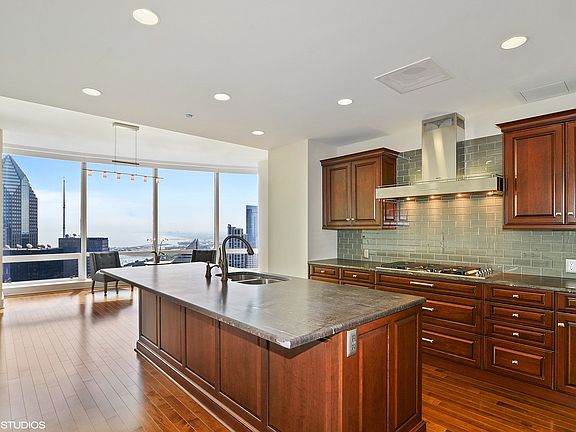5th image of 401 N Wabash Ave Unit 48G