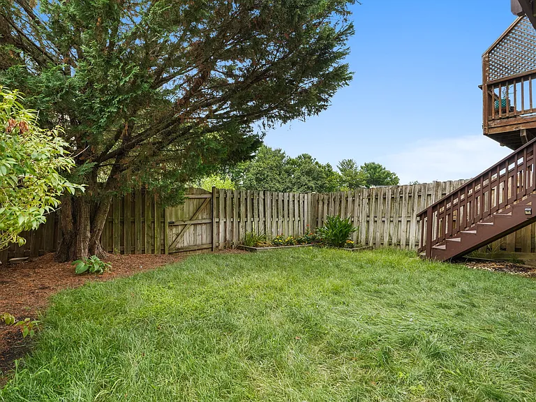 423 McDaniel Dr — Photo 41