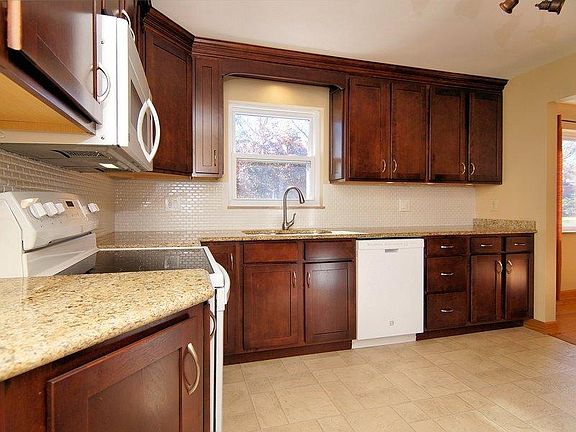 3rd image of 3413 Dolomar Dr