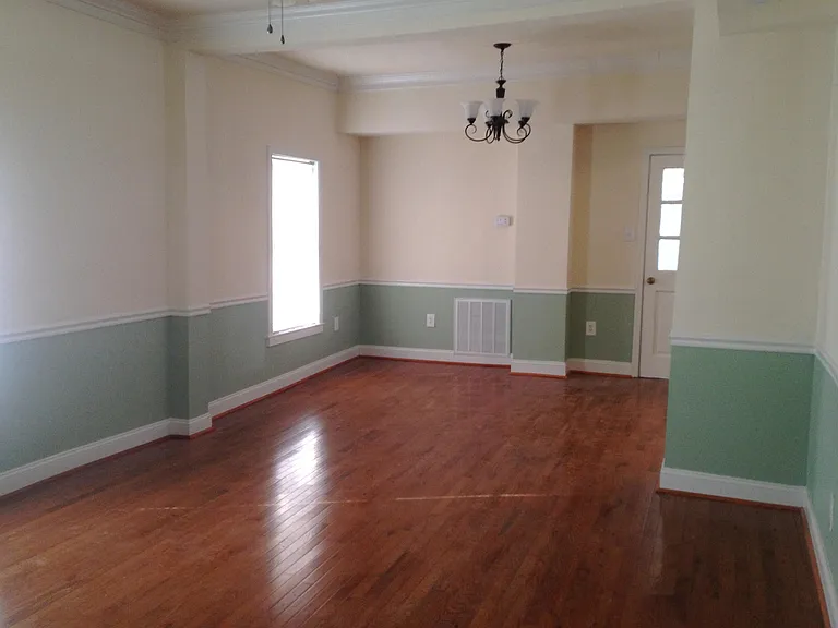 10430 Greenwood Rd — Photo 4