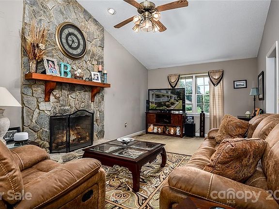 5th image of 106 Sourwood Dr