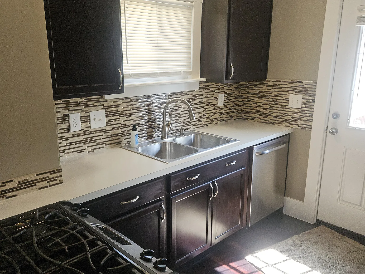 3 bed, 785 sqft, $1,750 — Photo 4