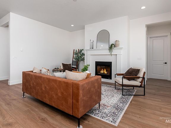4th image of 9131 W Moonglade St