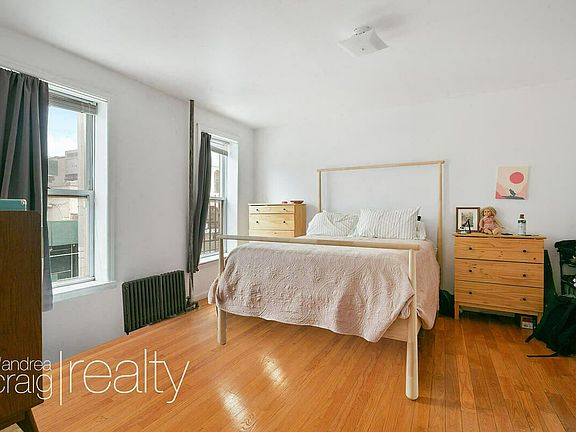 3rd image of 504 Carroll St #2