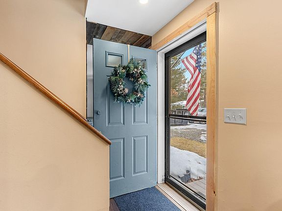 3rd image of 25 Rainbow Lane