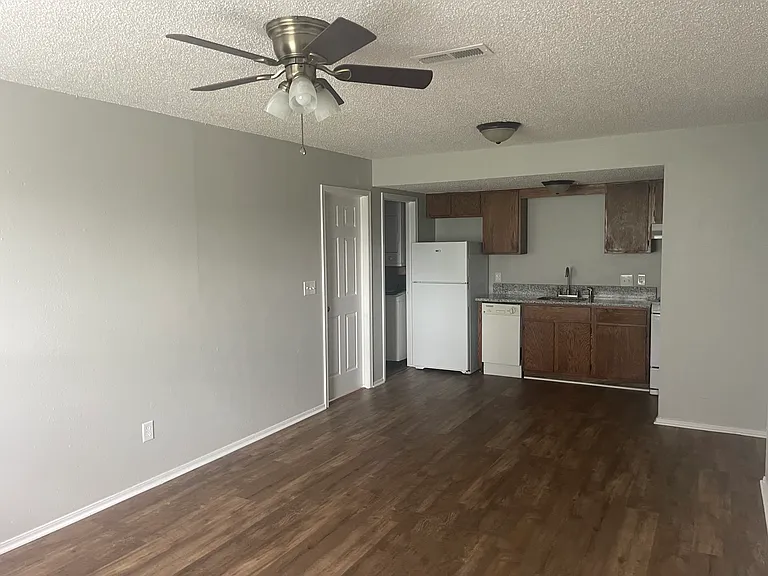 Black Oak Residences — Photo 22