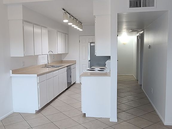 4th image of 1413 E Dunlap Ave APT 4