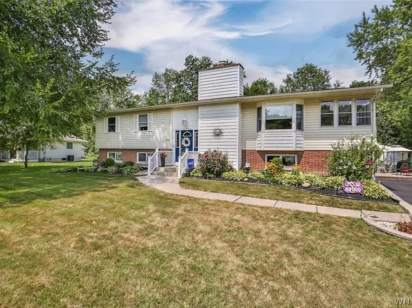 742 Kirkwood Dr, Grand Island, NY 14072