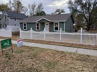 810 S Locust St, Ottawa, KS 66067