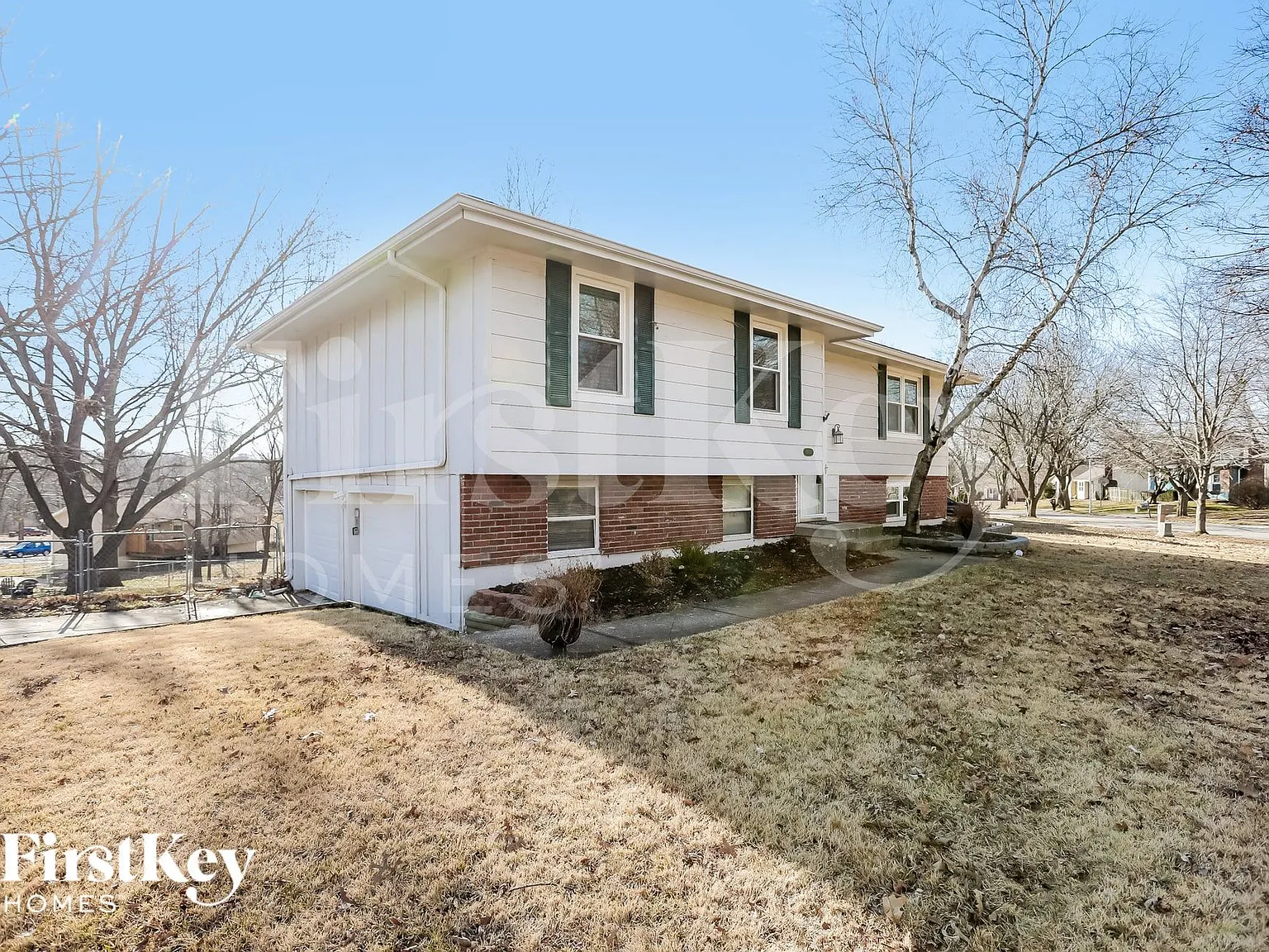 3 bed, 1.5 bath, 1235 sqft, $2,060 — Photo 2