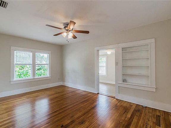 3rd image of 2025 1/2 Dartmouth Ave N